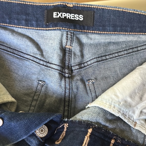 Express shorts size 4 - Picture 3 of 4
